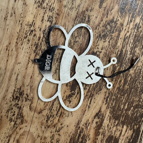 DIOR MEN Ultra Rare X Kaws Bee Bag Charm can upcycle to keychain or pendant HOT - Picture 1 of 2